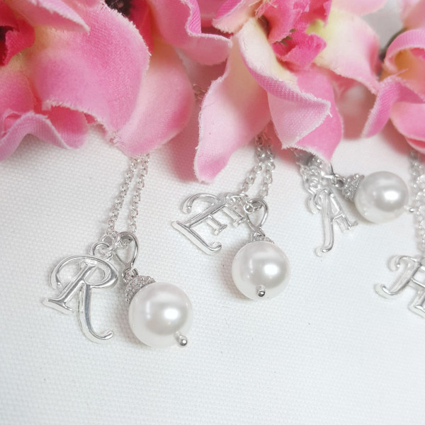 10 Bridesmaid Necklaces, Solitaire Pearl Necklaces, Ten Letter Charm Necklaces, Custom Jewelry Gift Set, 10 Bridesmaids Gifts, Single Pearl