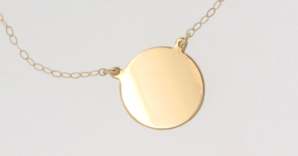 14K Gold Circle Pendant Necklace 