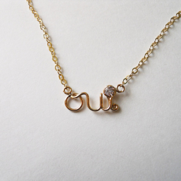 Oui Necklace Pendant with Chain - Gold or Silver