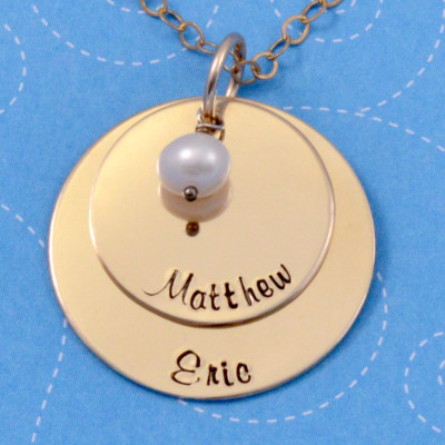 Personalized Gold Mother's Necklace, 18k gold-plated Mommy Necklace, Necklace for Mom with Freshwater Pearl, Handstamped