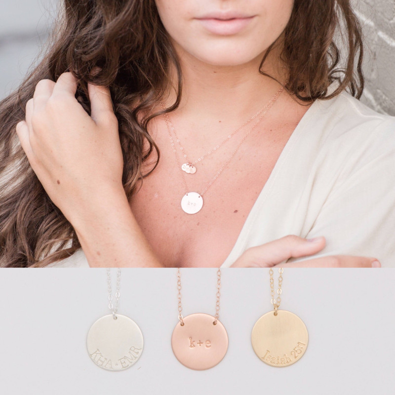 Personalised Engraved Gold-Plated 19 mm Disc Pendant | HappyBulle