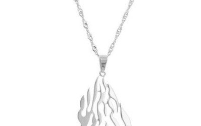 Your Story in Silver: Amazing Necklace's Monogram Magic