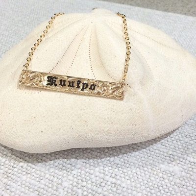 6mm horizontal Gold Plated Hawaiian pendant for name with less than 7 letters. 6mm horizontal Gold Plated Hawaiian pendant for name with less than 7 letters.