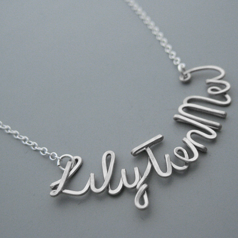 5 letter word for necklace