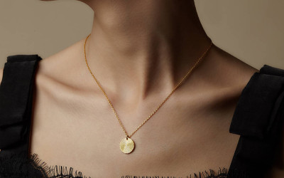 Your Story, Engraved: The Dainty Disc Fingerprint Necklace Uncovered