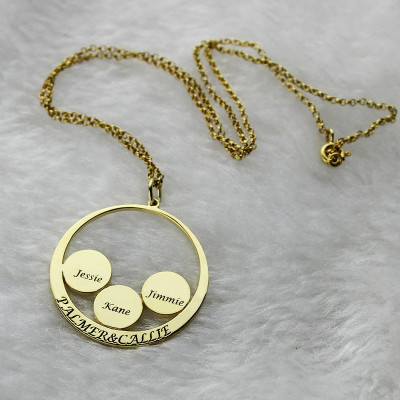 Mothers Family Name Pendant In Gold - AMAZINGNECKLACE.COM
