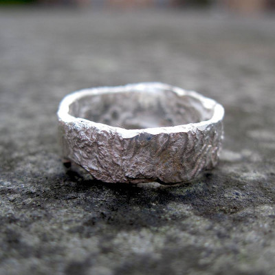 Rocky Outcrop Personalised Ring - AMAZINGNECKLACE.COM