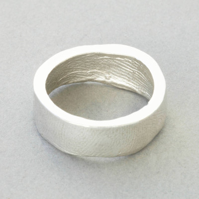 18ct White Gold Bespoke Fingerprint Personalised Ring - AMAZINGNECKLACE.COM