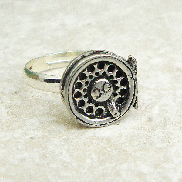 Fly Fishing Reel Personalised Ring Antiqued Pewter - AMAZINGNECKLACE.COM