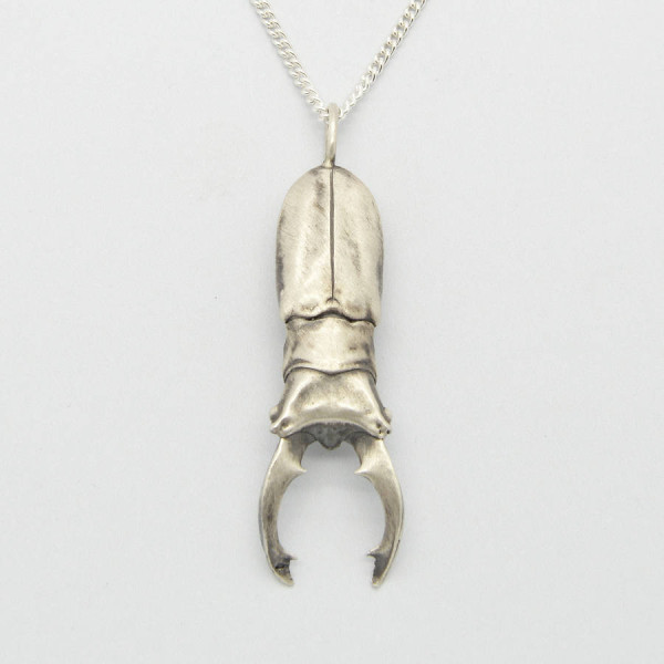 Arma Beetle Pendant - AMAZINGNECKLACE.COM