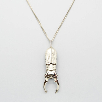 Arma Beetle Pendant - AMAZINGNECKLACE.COM