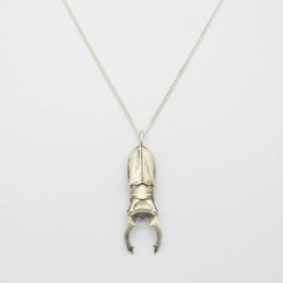 Arma Beetle Pendant - AMAZINGNECKLACE.COM