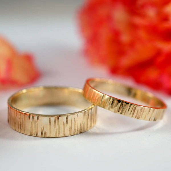 Bark Effect Personalised Rings In 18ct Yellow Gold - AMAZINGNECKLACE.COM