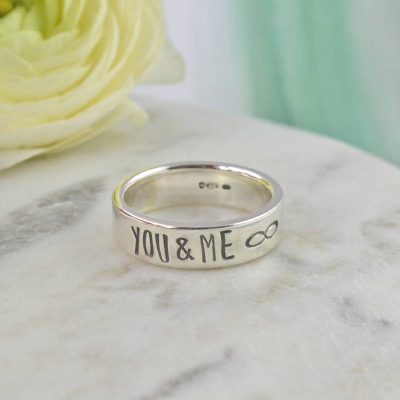 Couples Personalised Silver Band - AMAZINGNECKLACE.COM