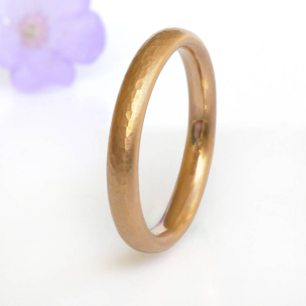 Hammered Comfort Fit Wedding Personalised Ring, 18ct Gold - AMAZINGNECKLACE.COM