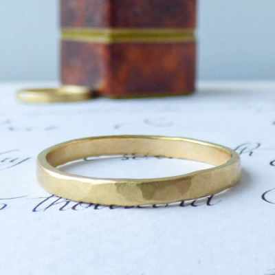 Arturo Hammered Wedding Personalised Ring For Men In Fairtrade Gold - AMAZINGNECKLACE.COM