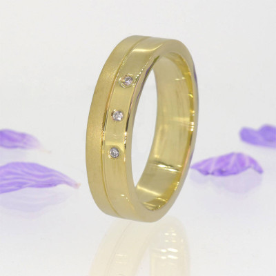18ct Gold Handmade Mens Chunky Diamond Personalised Ring - AMAZINGNECKLACE.COM