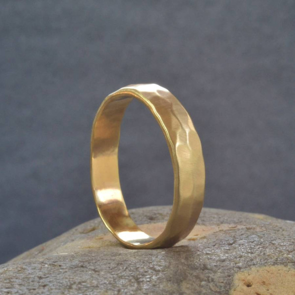 18ct  Gold Handmade Hammered Wedding Personalised Ring - AMAZINGNECKLACE.COM