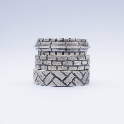 HerPersonalised Ringbone Brick Silver Personalised Ring - AMAZINGNECKLACE.COM