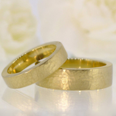 His And Hers Hammered Wedding Personalised Ring 18ct Gold Set - AMAZINGNECKLACE.COM