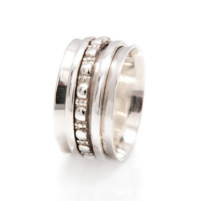 Maharani Silver Spinning Personalised Ring - AMAZINGNECKLACE.COM