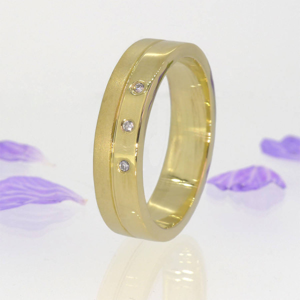 Mens Contemporary Diamond Personalised Ring In 18ct Gold - AMAZINGNECKLACE.COM