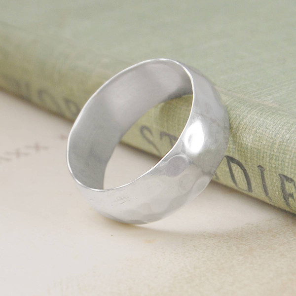 Mens Hammered Sterling Silver Personalised Ring - AMAZINGNECKLACE.COM
