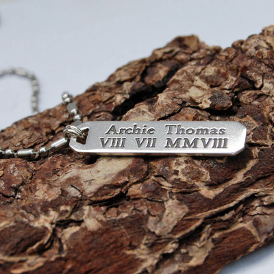 Mens Personalised Silver Vertical Bar Necklace - AMAZINGNECKLACE.COM