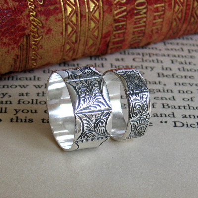 Mens Victorian Style Personalised Ring - AMAZINGNECKLACE.COM