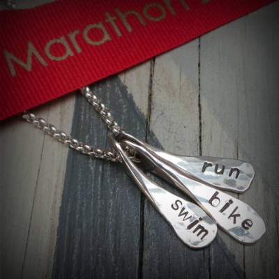 Personalised Blade Pendant - AMAZINGNECKLACE.COM