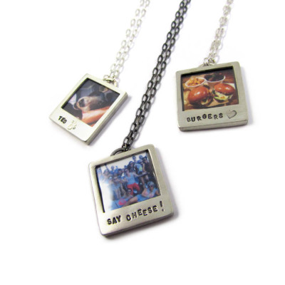 Personalised Silver Polaroid Necklace - AMAZINGNECKLACE.COM