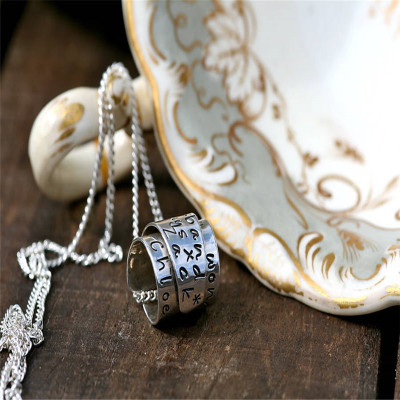 Personalised Silver Scroll Necklace - AMAZINGNECKLACE.COM