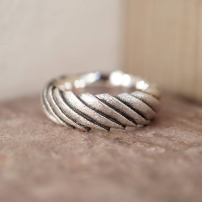 Shell Personalised Ring - AMAZINGNECKLACE.COM
