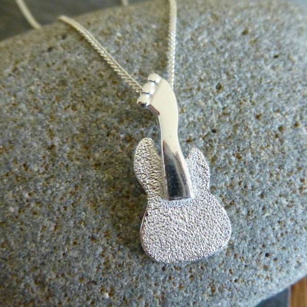 Silver Guitar Pendant And Chain - AMAZINGNECKLACE.COM