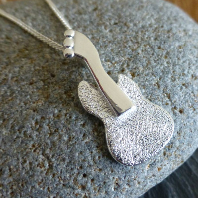 Silver Guitar Pendant And Chain - AMAZINGNECKLACE.COM