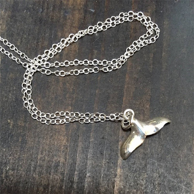 Silver Whale Tail Pendant Personalised Necklace - AMAZINGNECKLACE.COM