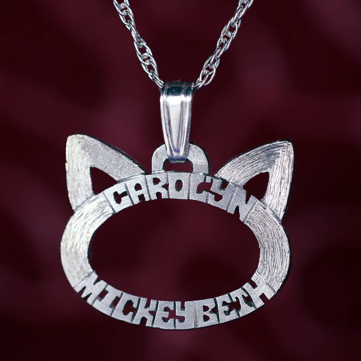 Kitty cat silver necklace, name necklace from gold.