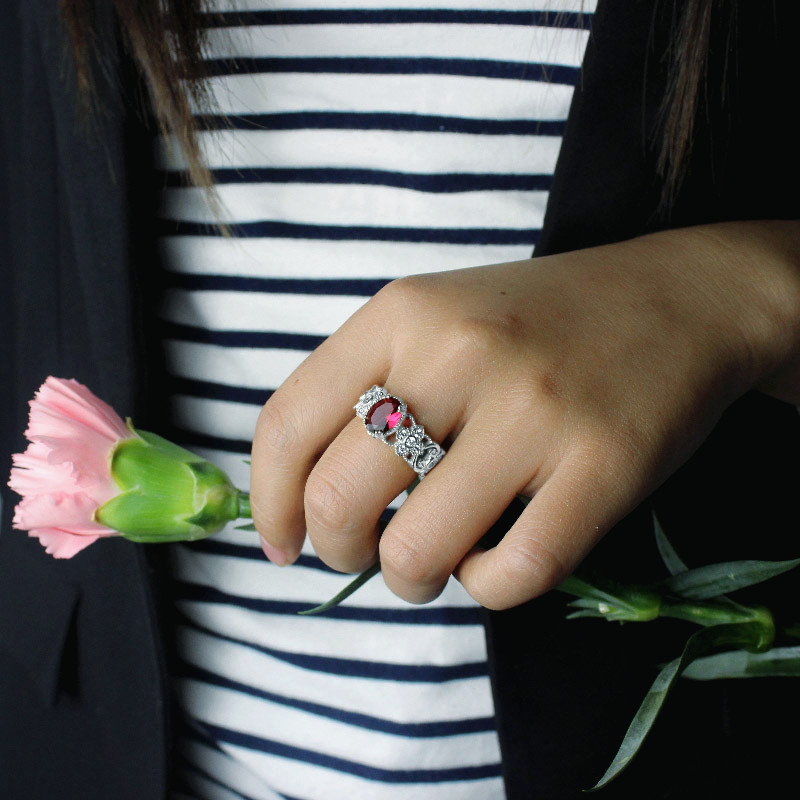 Engraved Name Mantilla Oval Engagement Personalised Ring Silver - AMAZINGNECKLACE.COM