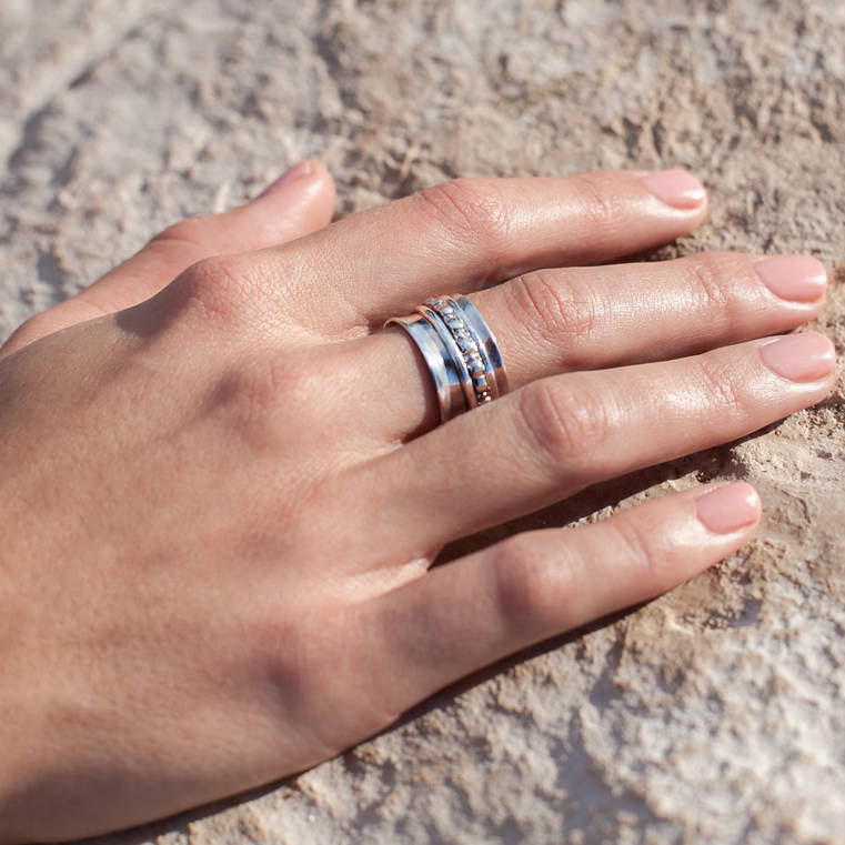 Maharani Silver Spinning Personalised Ring - AMAZINGNECKLACE.COM