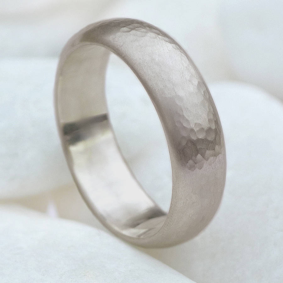 Mens 6mm Hammered Personalised Ring In 18ct Gold - AMAZINGNECKLACE.COM