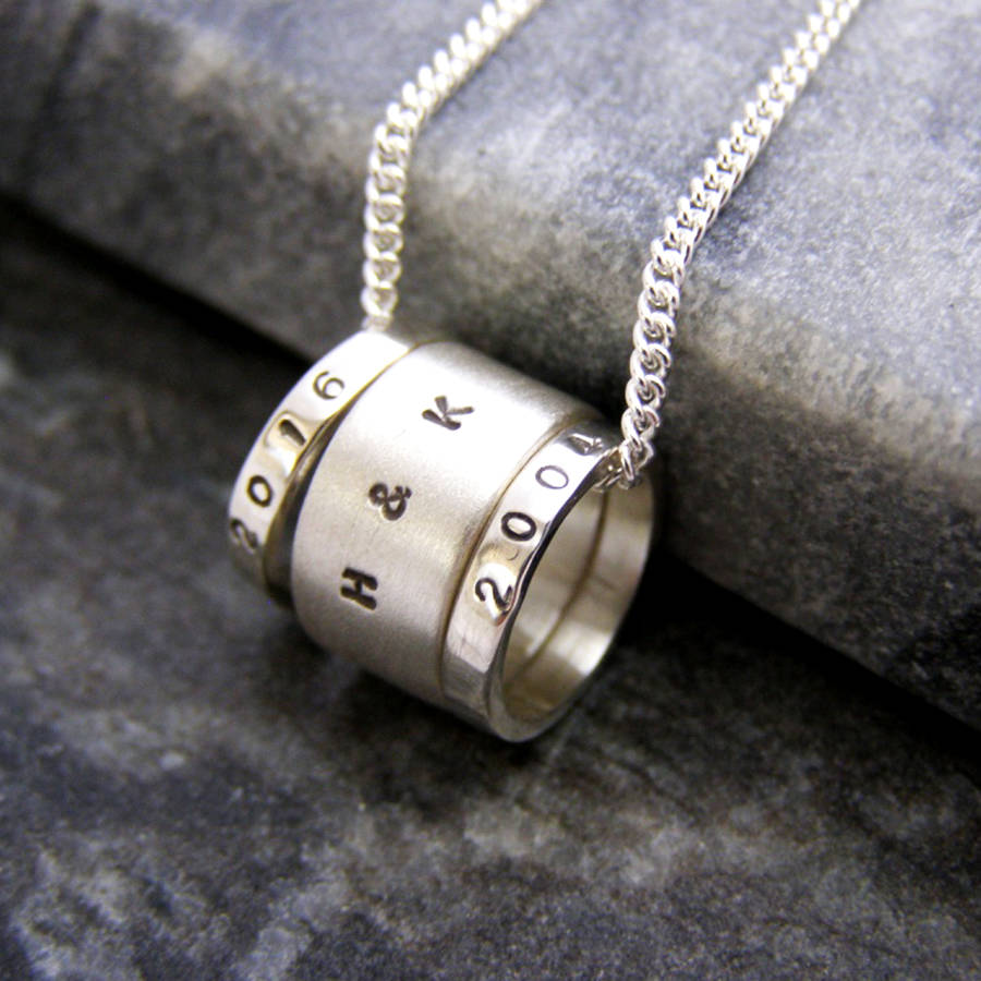 Personalised Hoop Pendant - AMAZINGNECKLACE.COM