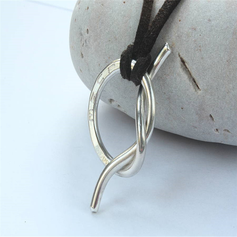 Personalised Unisex Silver Knot Necklace - AMAZINGNECKLACE.COM